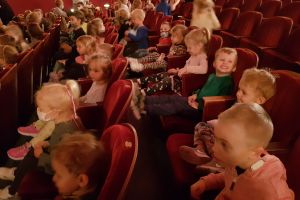 W teatrze