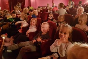 W teatrze
