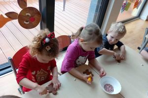 319895034_826457598419483_4889439272830495291_n-dzieci,pierniki