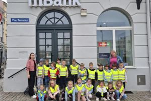 bank 7