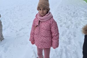 Zabawy na śniegu w listopadzie