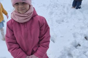 Zabawy na śniegu w listopadzie