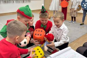 Przedstawienie i Warsztaty