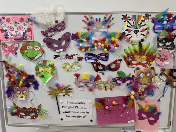 Przegląd "Kolorowa maska karnawałowa"