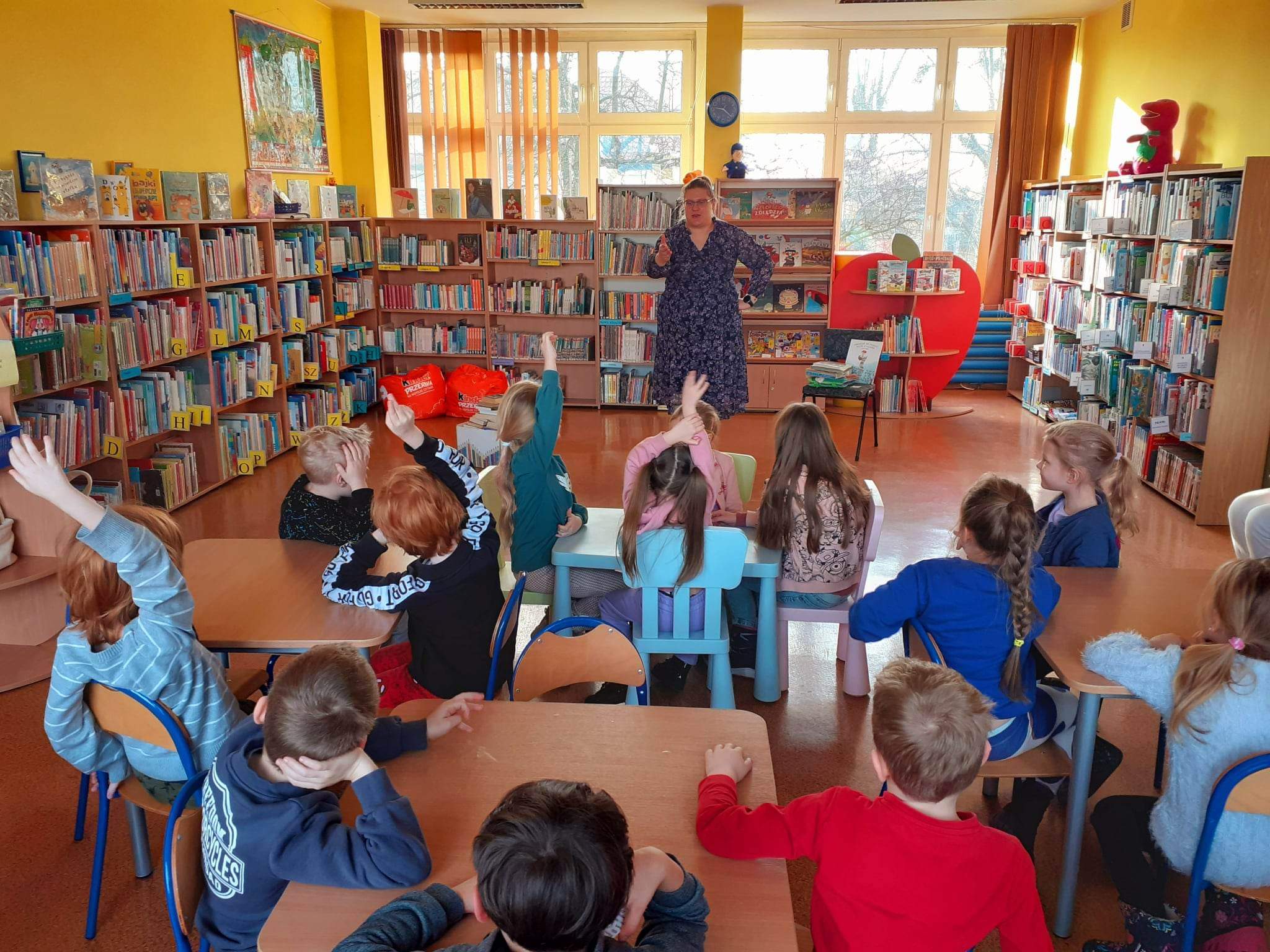 Żuczki w bibliotece